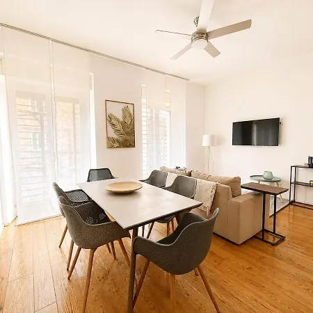 Lumina Hidden Terrace - Charming In Centre Of Apartment