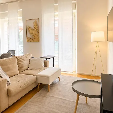 Lumina Hidden Terrace - Charming In Centre Of Apartment